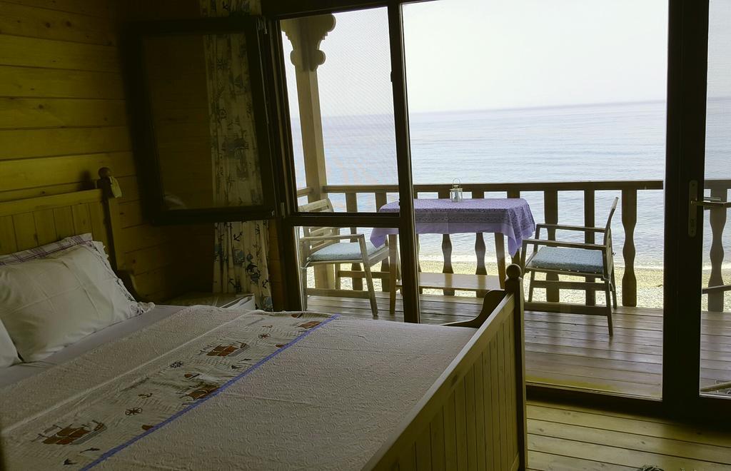 Lipsos Hotel Yeniliman Esterno foto